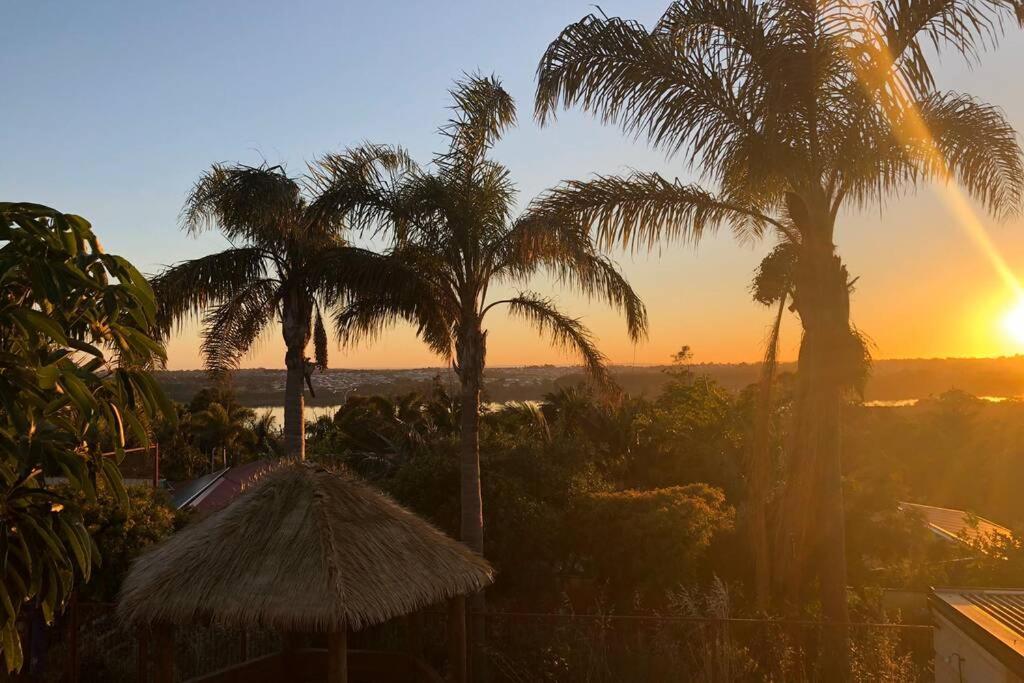 Lakeside Retreat パース エクステリア 写真